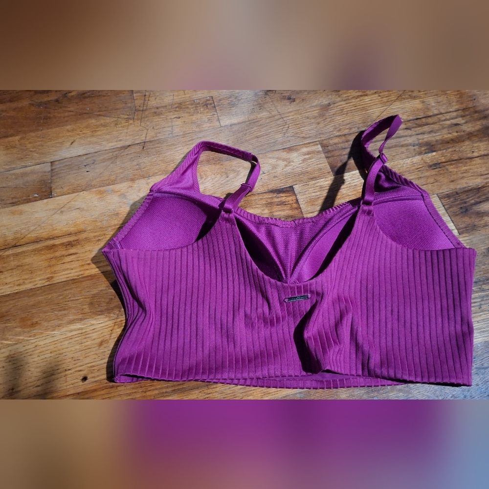VS Work Out Top - Picture 3 of 6